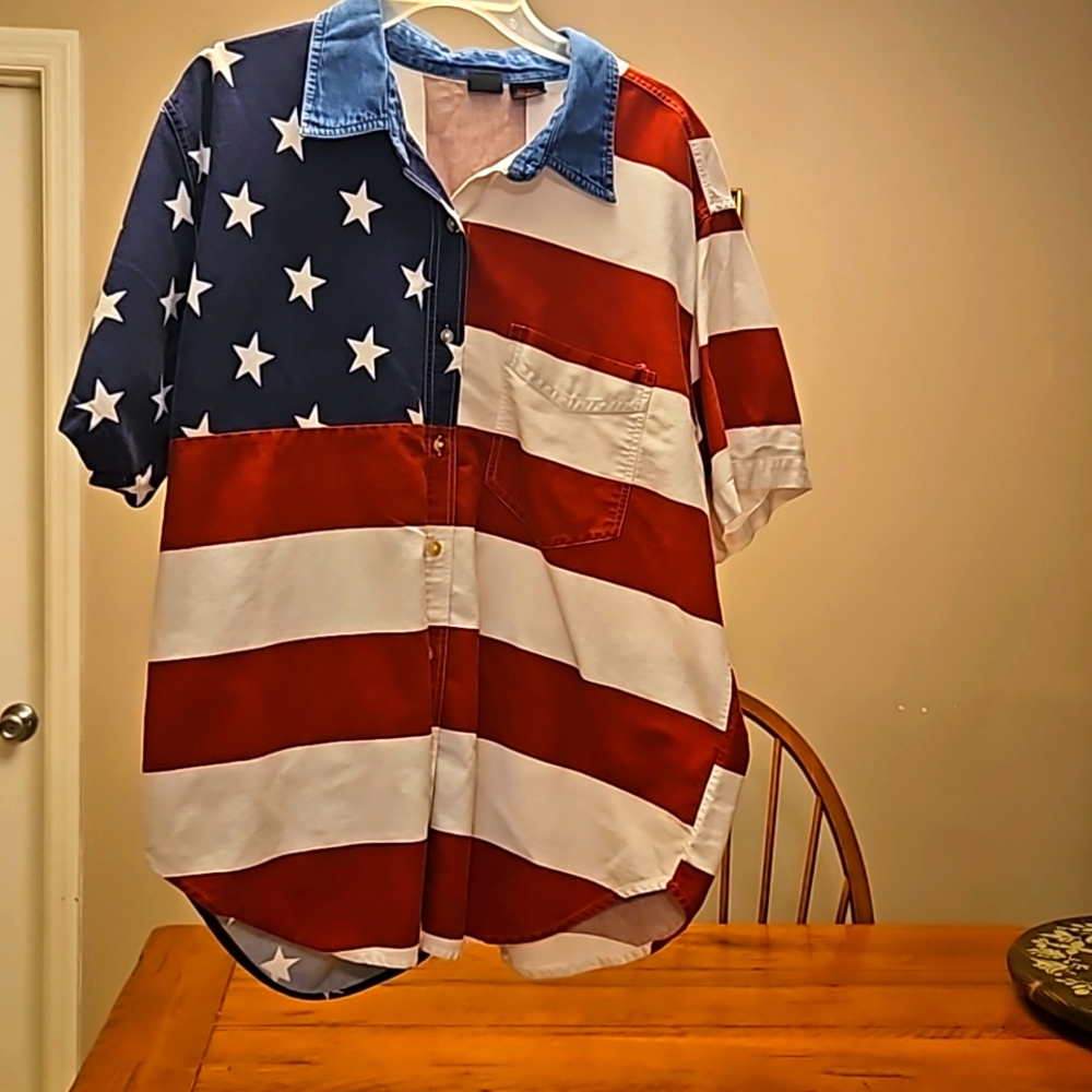 Women's Patriotic Collared Button-Down Shirt